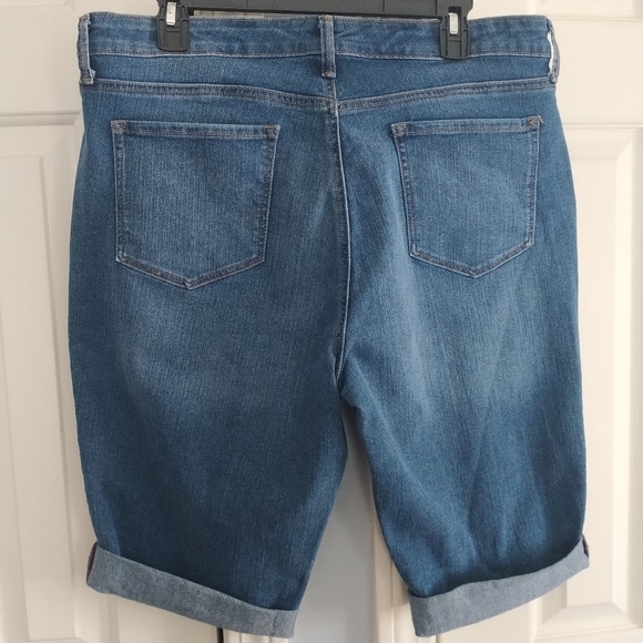 Style & Co Skimmer Shorts Medium Wash Jeans Shorts 16 - Picture 4 of 7